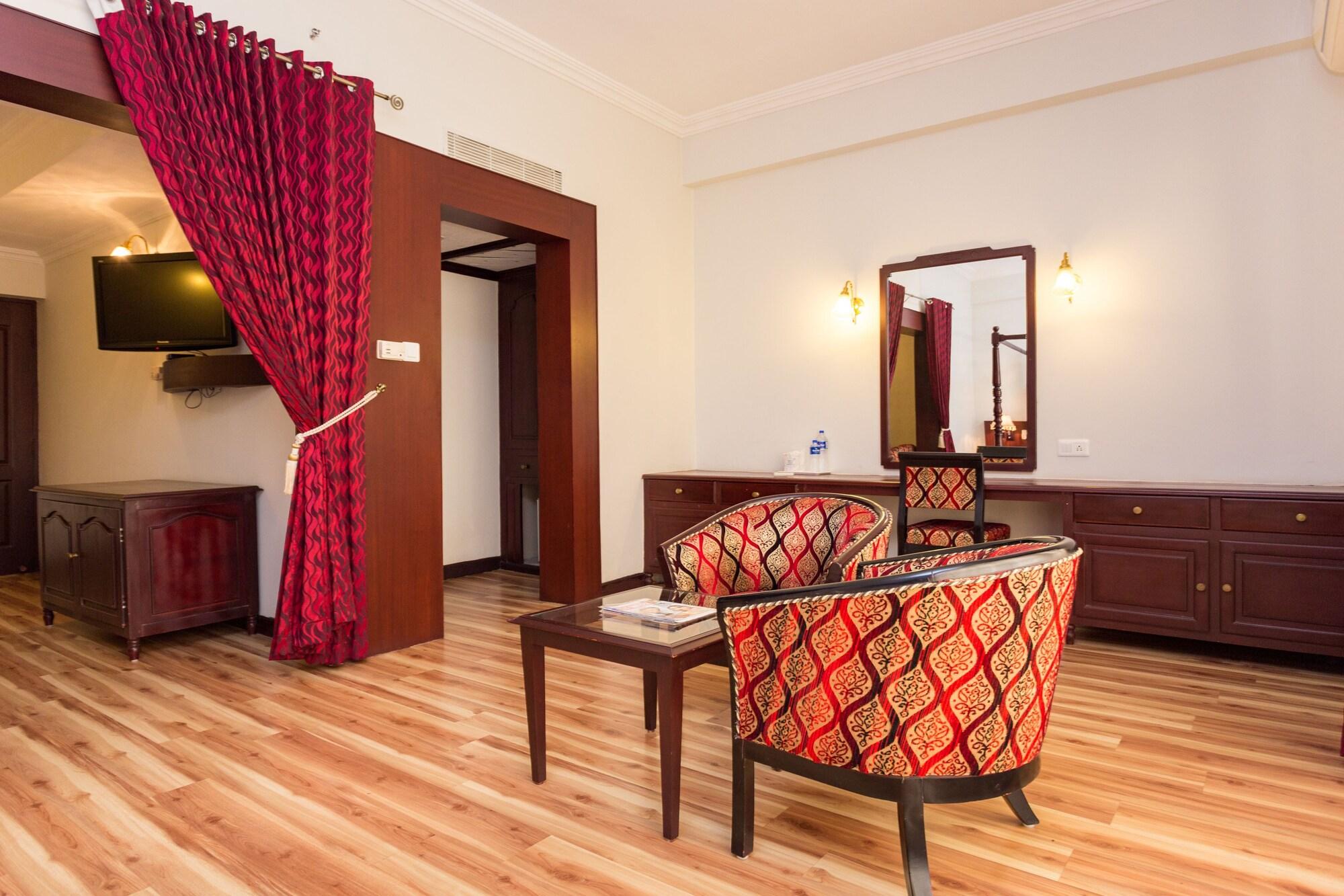 The Windsor Castle Hotel Kottayam Exterior photo